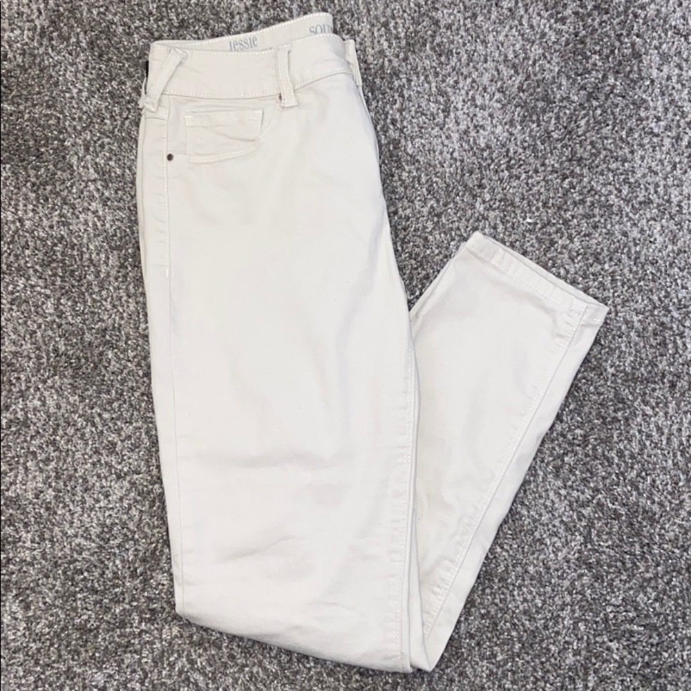 Cropped Beige Jeans